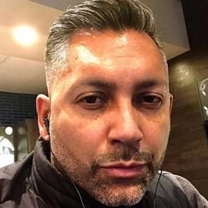 Meet your Posher, Troy